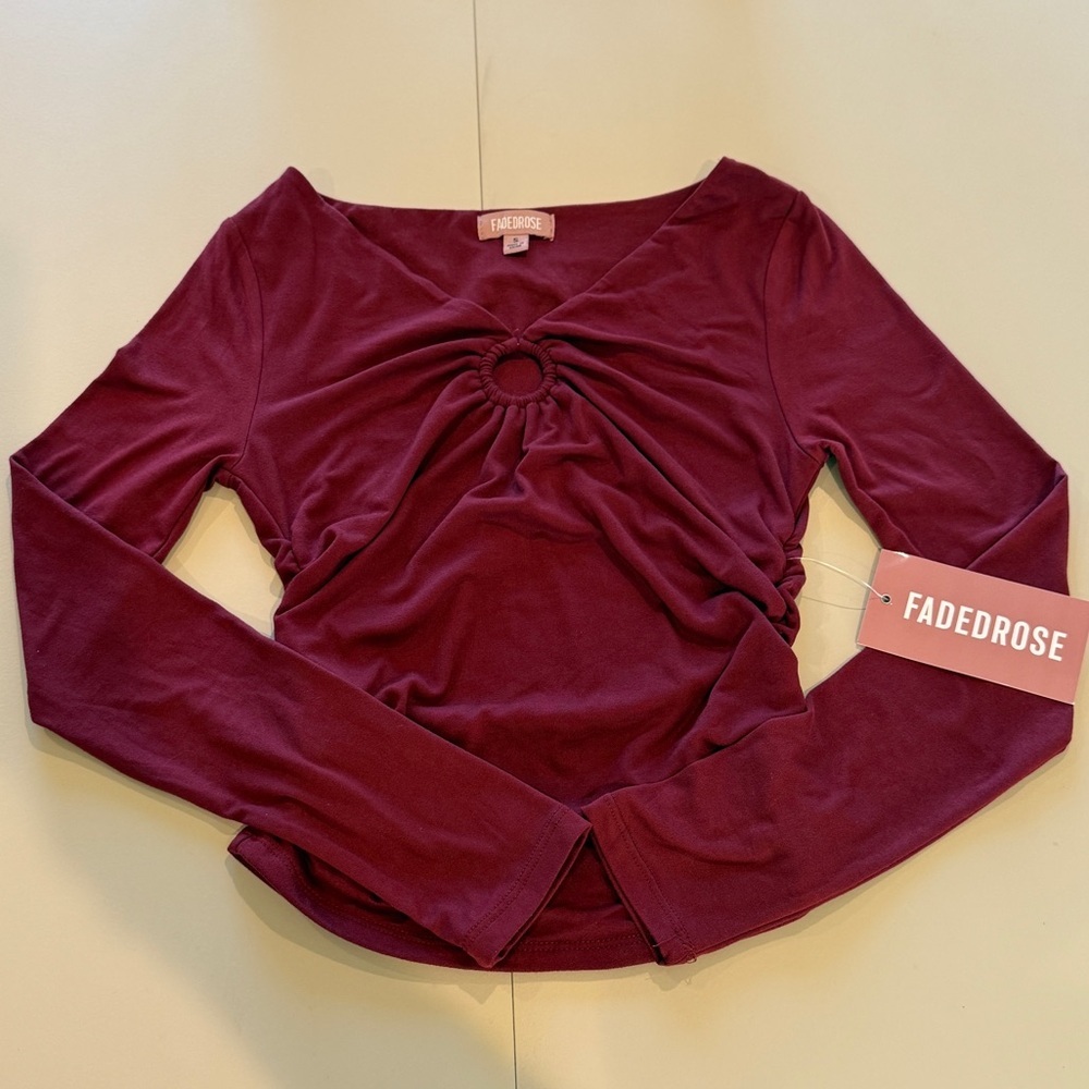 Fadedrose Ruched Ring Front Long Sleeve Top - Size S- Berry Red - NWT - Picture 2 of 7